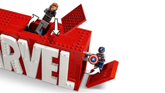 MARVEL Logo & Minifigures
